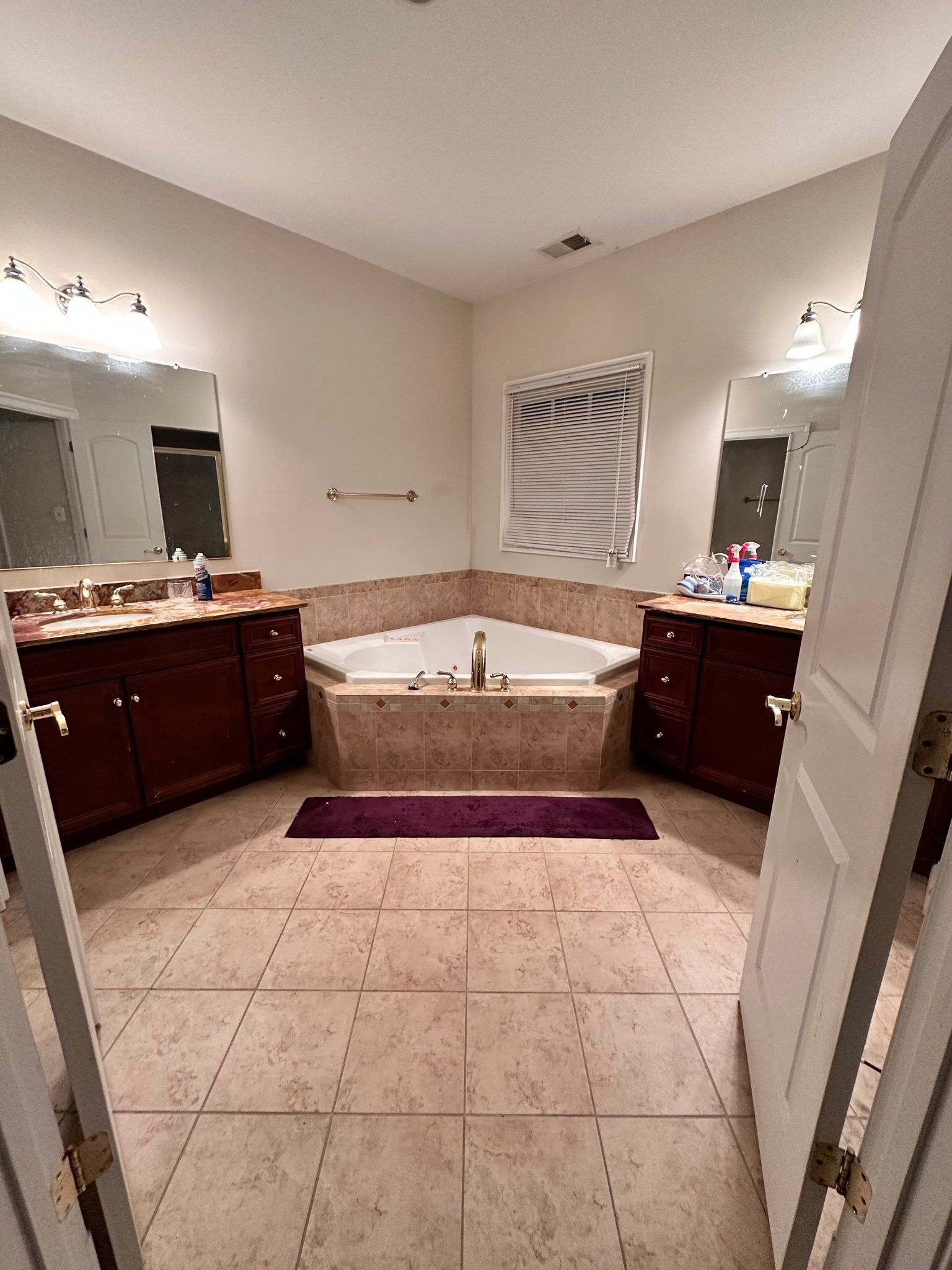 Bathroom before renovation